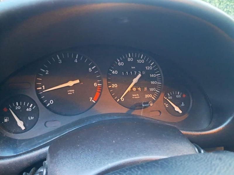 Gebraucht Opel Corsa 65 PS (47 kW) 1998 Silber Limousine