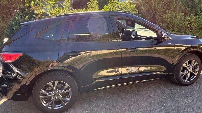Gebraucht Ford Kuga ST-Line 224 PS (164 kW) 2022 Schwarz SUV