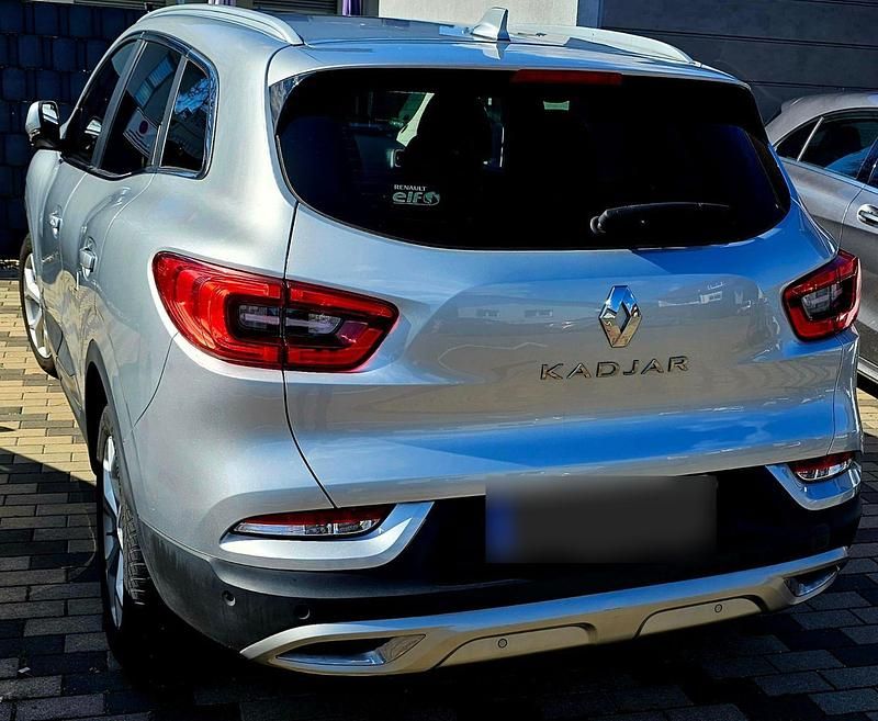 Gebraucht Renault Kadjar LIMITED 159 PS (116 kW) 2019 Silber SUV