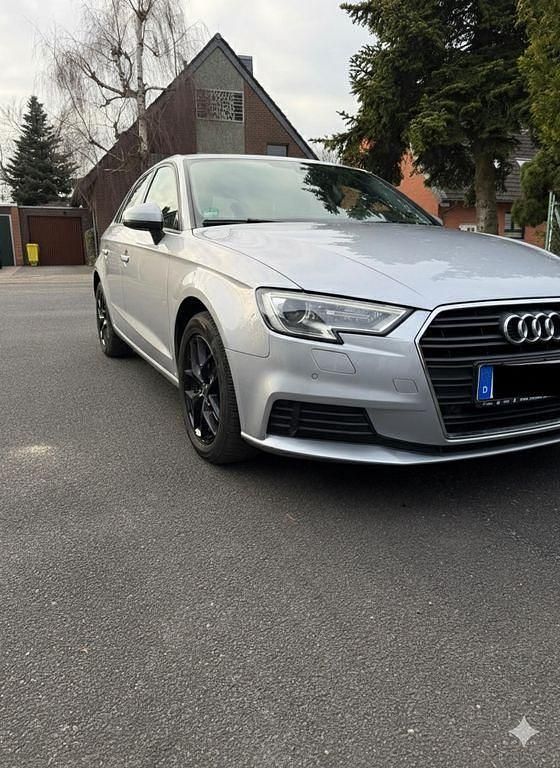 Gebraucht Audi A3 116 PS (85 kW) 2020 Grau Limousine