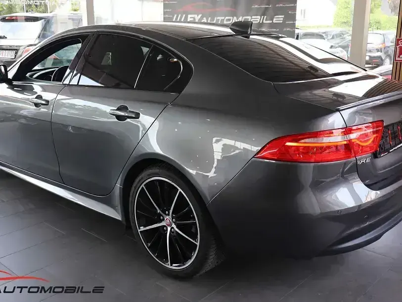 Gebraucht Jaguar XE R-Sport 200 PS (147 kW) 2017 Corris grey Limousine