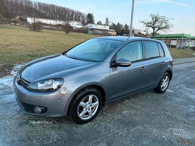 Gebraucht VW Golf VI Team 105 PS (77 kW) 2010 Grau Kleinwagen