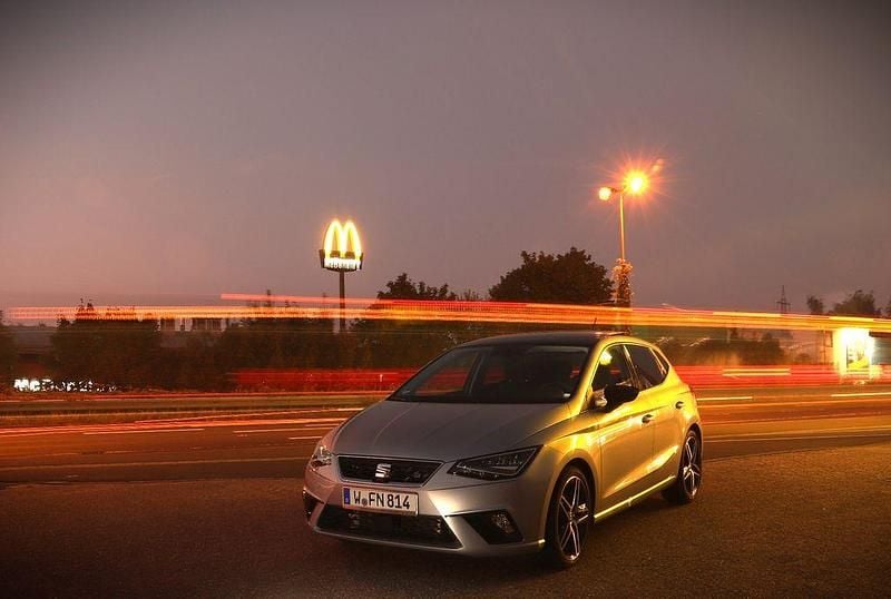 Silber Gebraucht 2019 Seat Ibiza FR Limousine | 15.900 € (Guter Preis) - Bild 1/4