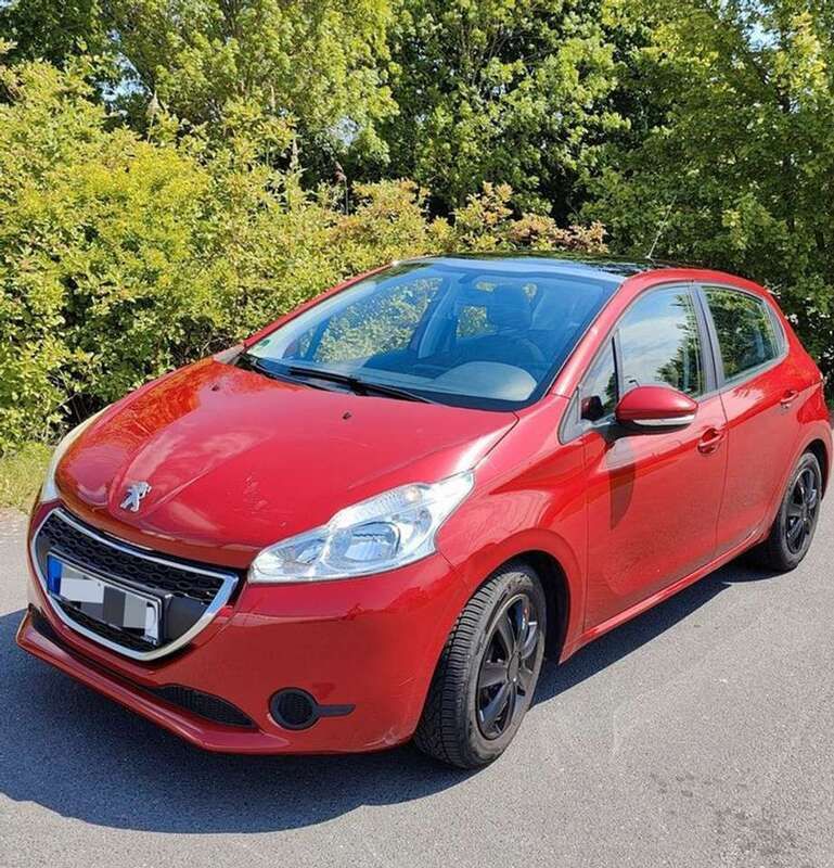Rot Gebraucht 2013 Peugeot 208 Active Kleinwagen | 2.900 € (Superpreis) - Bild 1/4