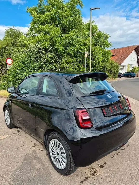 Gebraucht Fiat 500e Action 69 kW (95 PS) 2022 Schwarz Limousine