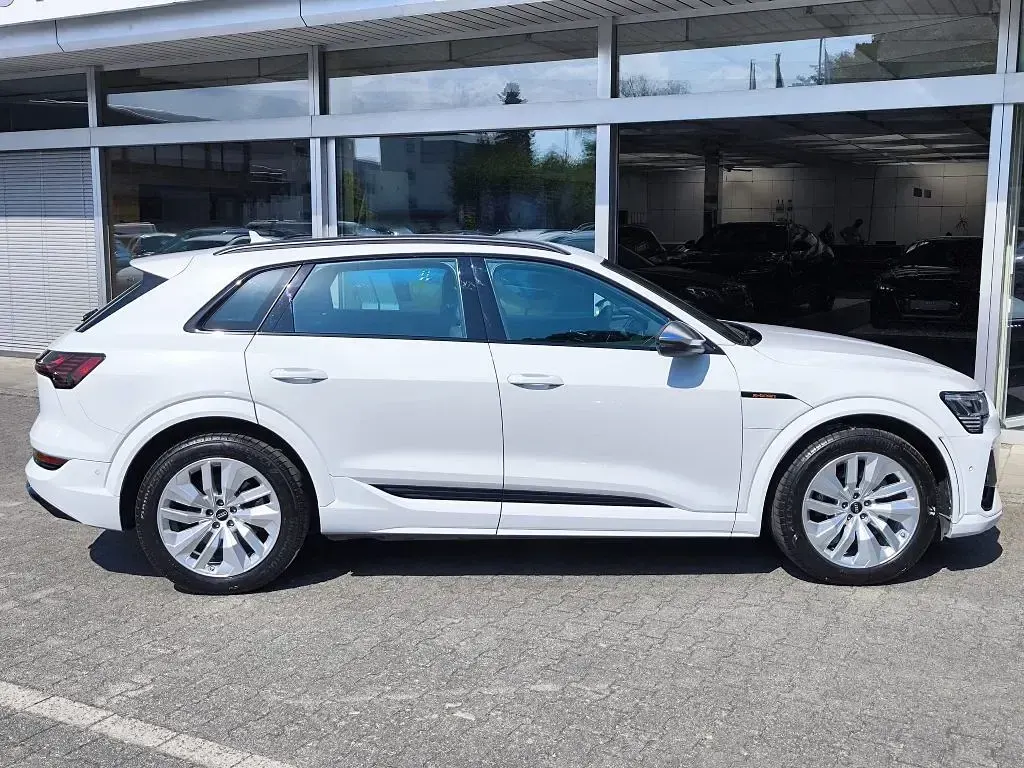 Gebraucht Audi e-tron S-Line 369 kW (503 PS) 2022 Weiß SUV
