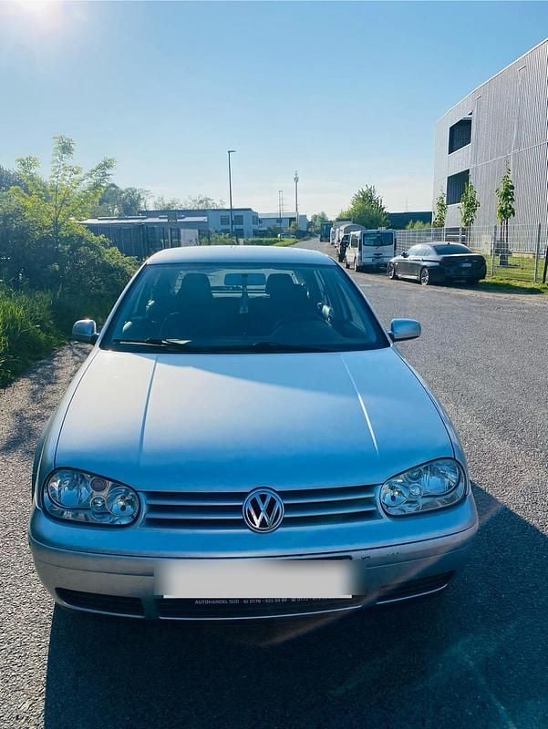 Grau Gebraucht 2001 VW Golf IV Limousine | 1.000 € (Guter Preis) - Bild 1/4