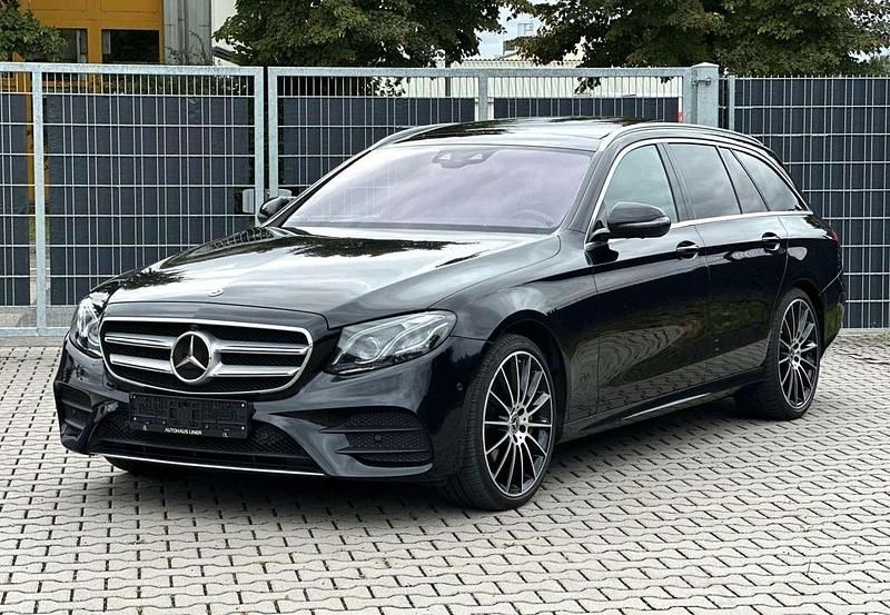 Obsidianschwarz Gebraucht 2019 Mercedes E400 AMG line Kombi | 33.990 € (Fairer Preis) - Bild 1/4