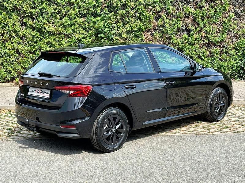 Neu Skoda 105 116 PS (85 kW) 2026 Schwarz Limousine