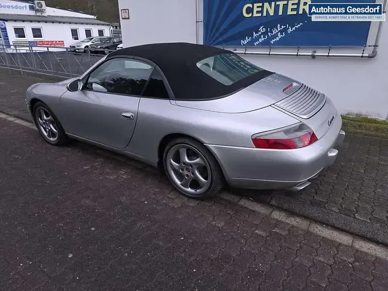 Gebraucht Porsche 911 Carrera Cabriolet 300 PS (220 kW) 2000 Silber Cabrio