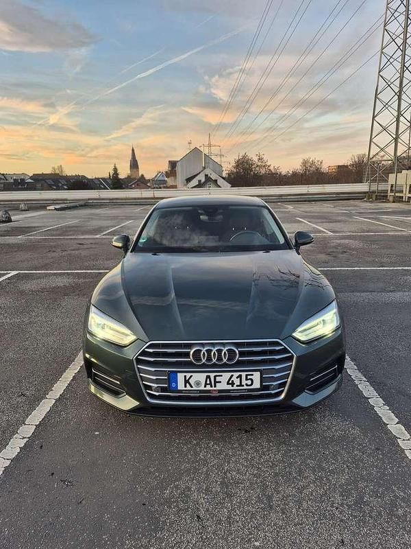 Gebraucht Audi A5 Sport 150 PS (110 kW) 2018 Grün Coupé