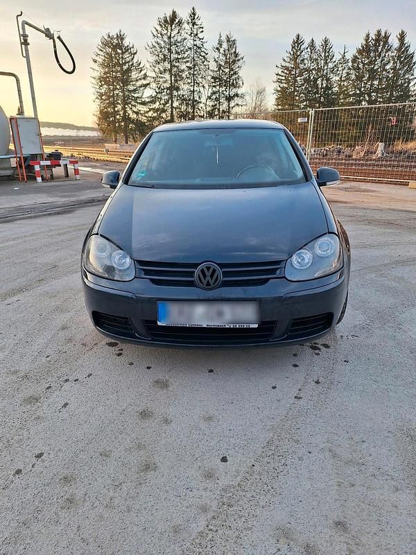 Blau Gebraucht 2005 VW Golf V Kleinwagen | 1.300 € (Superpreis) - Bild 1/4