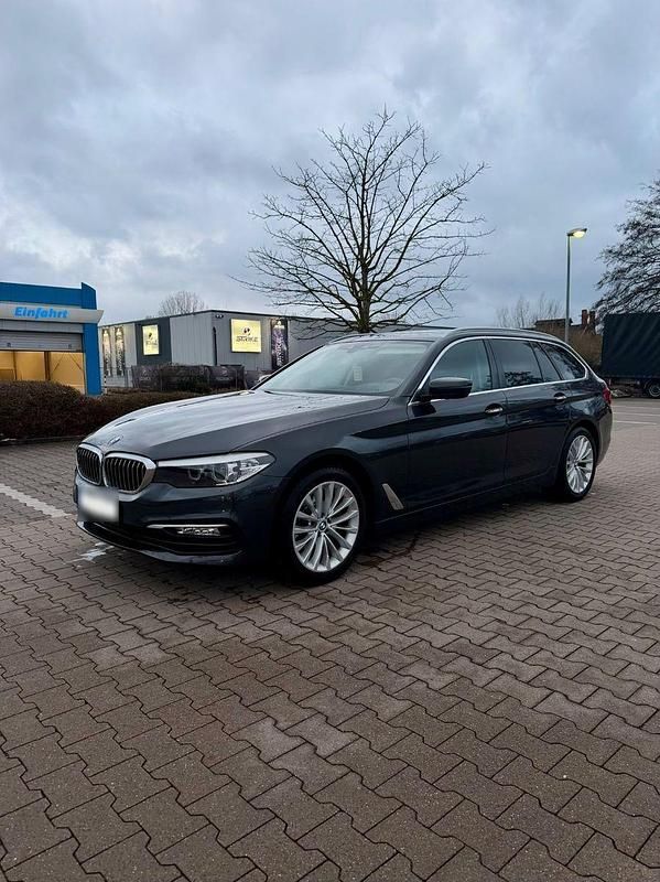 Gebraucht BMW 520 190 PS (139 kW) 2018 Grau Kombi