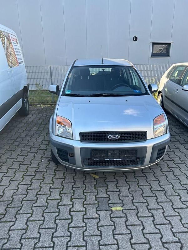 Silber Gebraucht 2010 Ford Fusion Trend Kleinwagen | 1.400 € (Guter Preis) - Bild 1/4