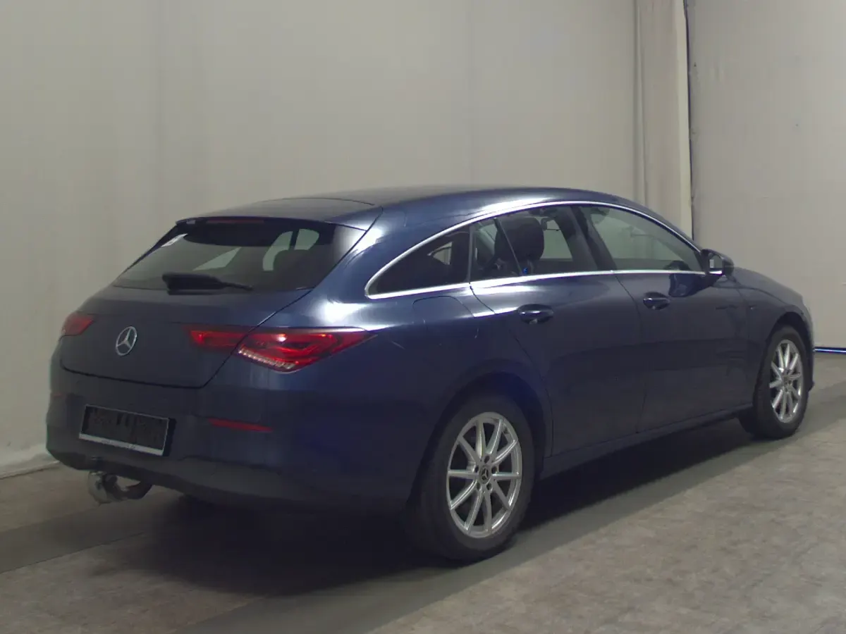 Gebraucht Mercedes CLA250 218 PS (160 kW) 2021 Denimblau metalliclack (metallic) Coupé