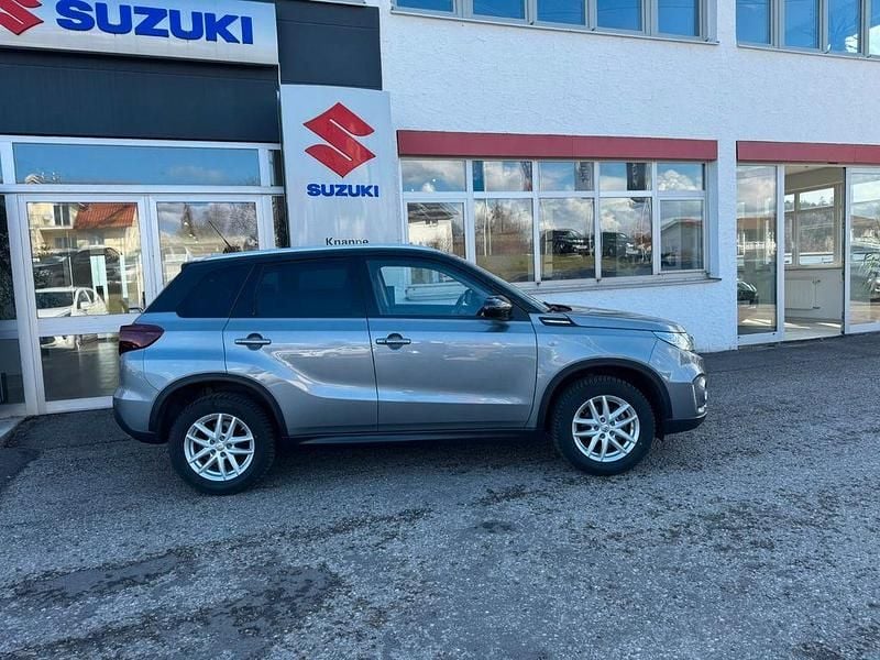 Gebraucht Suzuki Vitara Comfort 102 PS (75 kW) 2022 Grau SUV