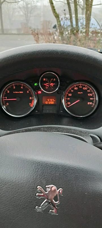 Gebraucht Peugeot 206 74 PS (54 kW) 2011 Schwarz Kleinwagen