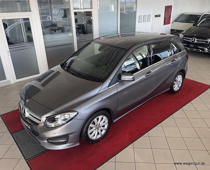 Gebraucht Mercedes B180 122 PS (89 kW) 2015 Grau Van / Kleinbus