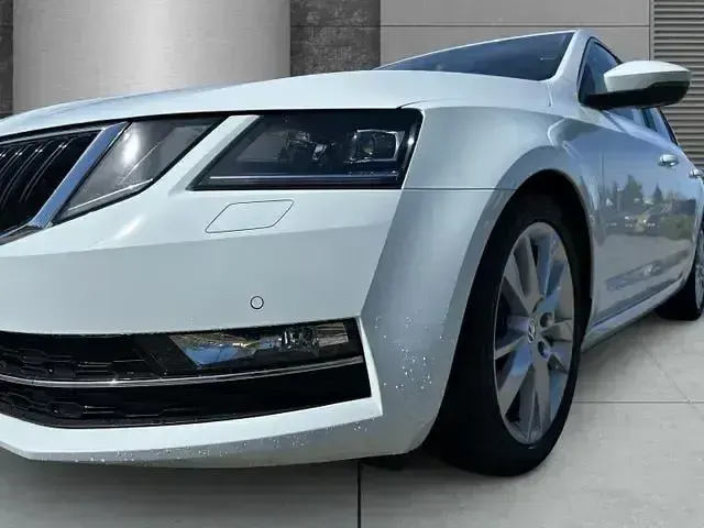 Gebraucht Skoda Octavia Ambition 150 PS (110 kW) 2020 Weiß Kombi