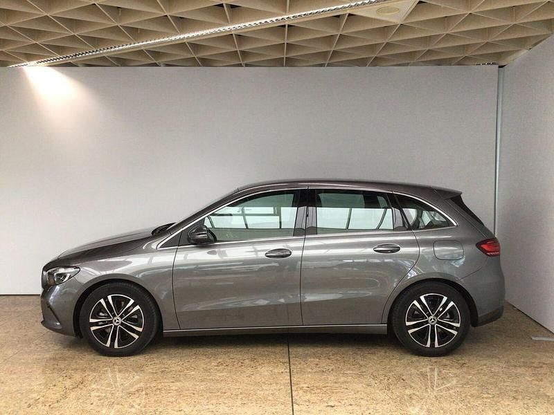 Gebraucht Mercedes B220 Advanced 190 PS (139 kW) 2024 Grau Van / Kleinbus