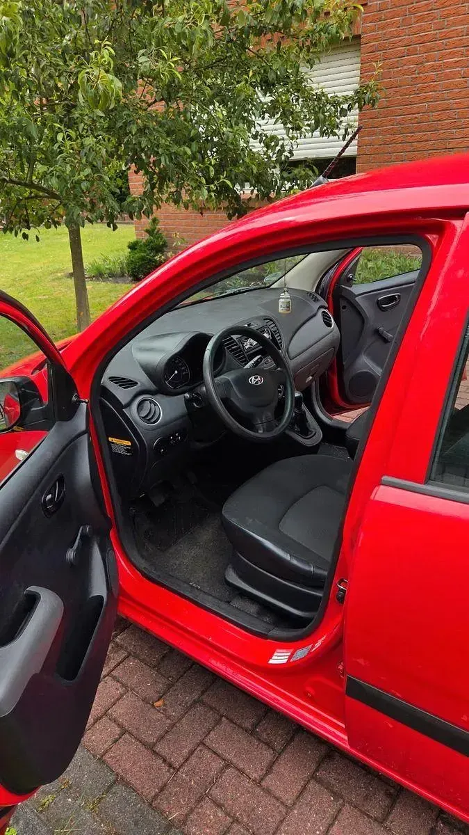Gebraucht Hyundai i10 Classic 69 PS (50 kW) 2013 Rot Kleinwagen