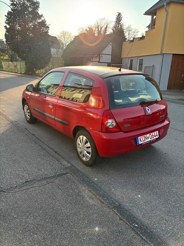 Gebraucht Renault Clio II Campus 58 PS (42 kW) 2010 Rot Kleinwagen