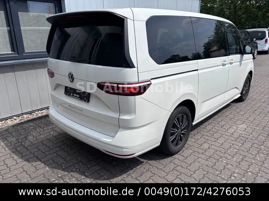 Gebraucht VW Multivan S 150 PS (110 kW) 2024 Weiß Van / Kleinbus