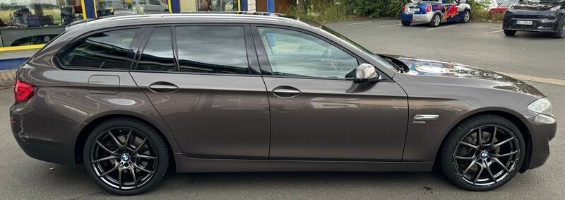 Gebraucht BMW 530 258 PS (189 kW) 2011 Braun Limousine
