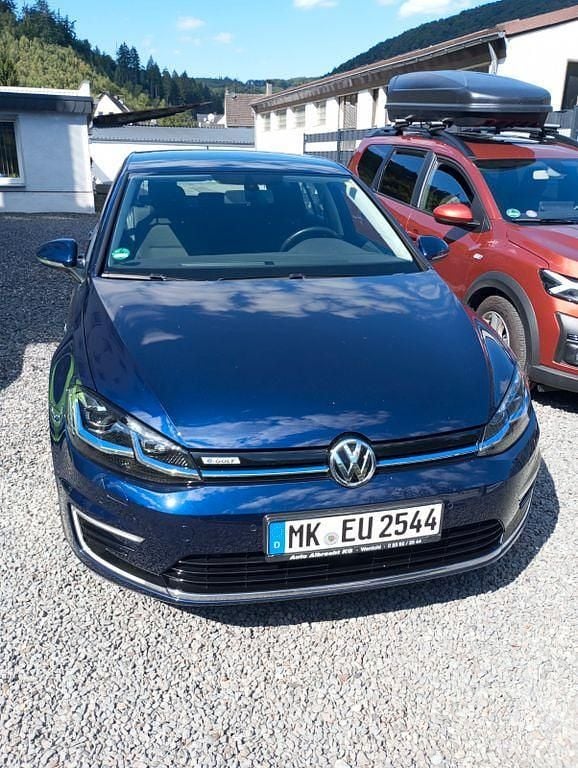 Blau Gebraucht 2020 VW e-Golf Kleinwagen | 10.999 € (Superpreis) - Bild 1/3
