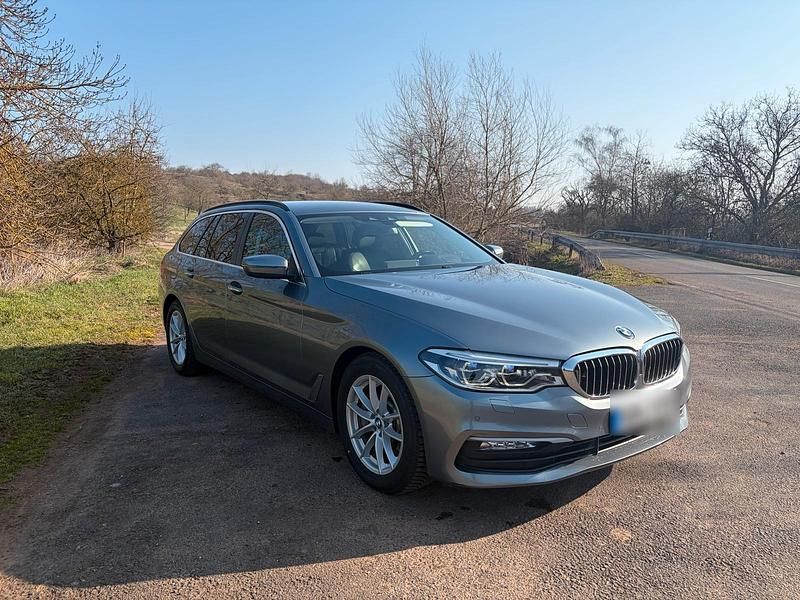 Gebraucht BMW 530 Shadowline 265 PS (194 kW) 2017 Grau Kombi