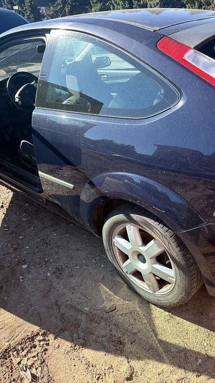 Gebraucht Ford Focus Trend 101 PS (74 kW) 2006 Blau Limousine