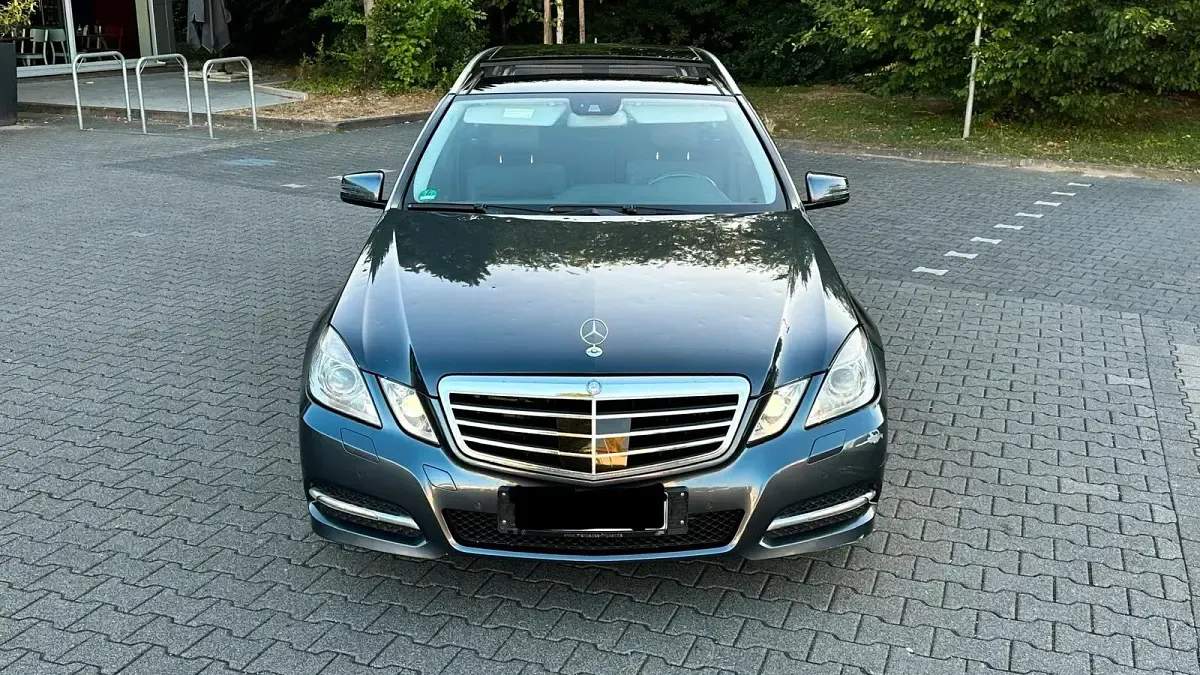 Gebraucht Mercedes E300 231 PS (169 kW) 2012 Grau Kombi