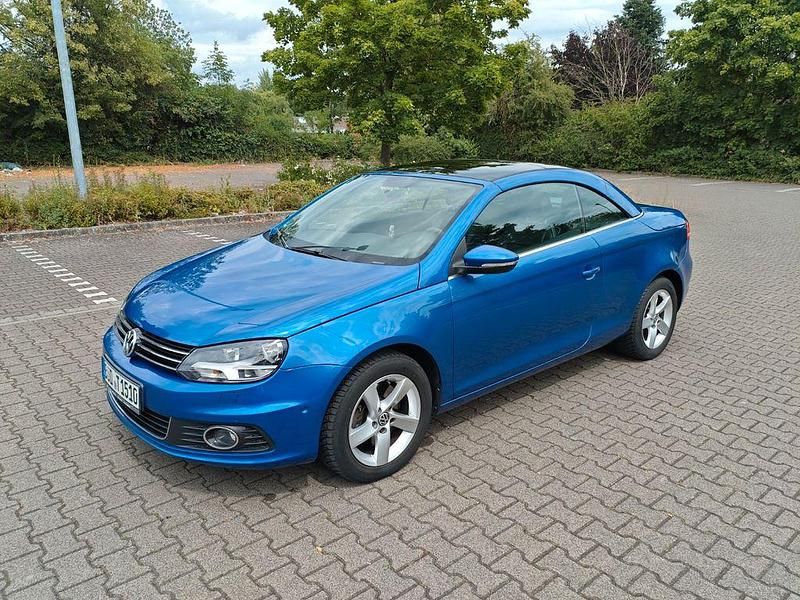 Gebraucht VW Eos Basis 140 PS (102 kW) 2011 Blau Cabrio