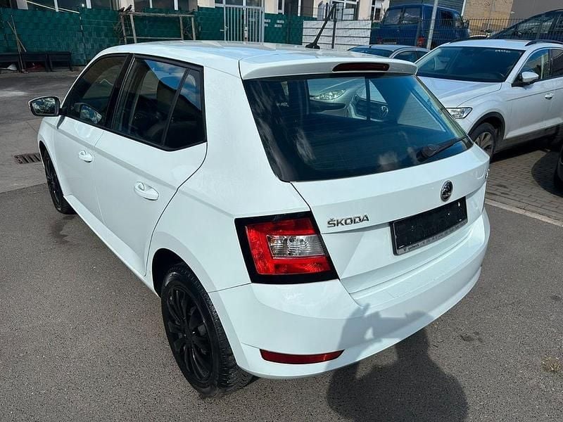 Gebraucht Skoda Fabia Active 75 PS (55 kW) 2019 Weiß Limousine