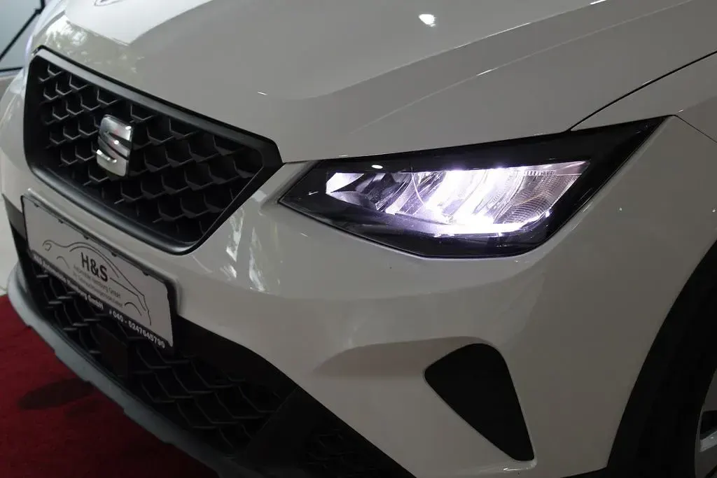 Gebraucht Seat Arona Style 110 PS (80 kW) 2023 "candy" weiss SUV