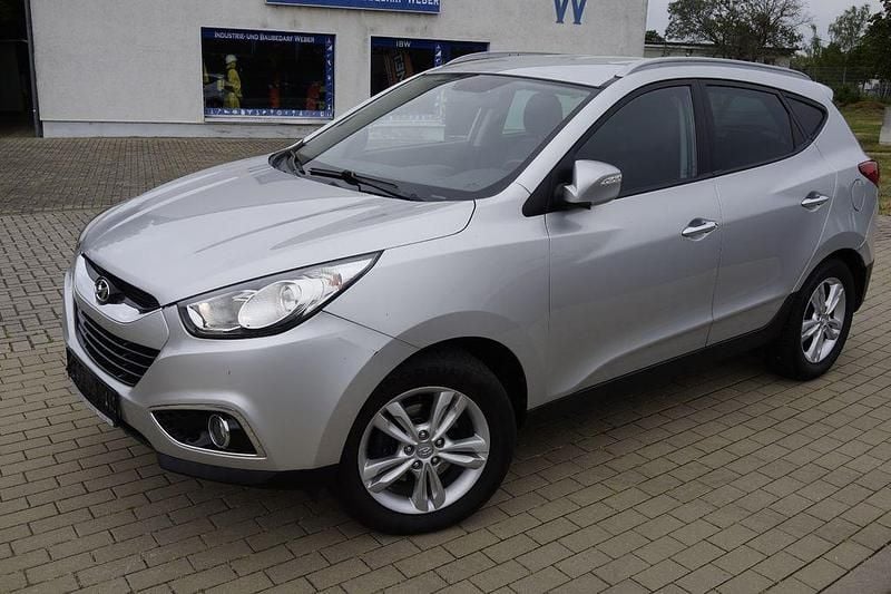 Silber Gebraucht 2011 Hyundai ix35 Premium SUV | 11.499 € (Fairer Preis) - Bild 1/4