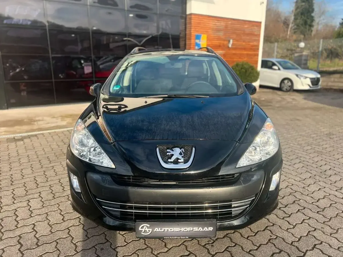 Gebraucht Peugeot 308 SW Tendance 120 PS (88 kW) 2011 Lackierung schwarz perla nera/ Kombi
