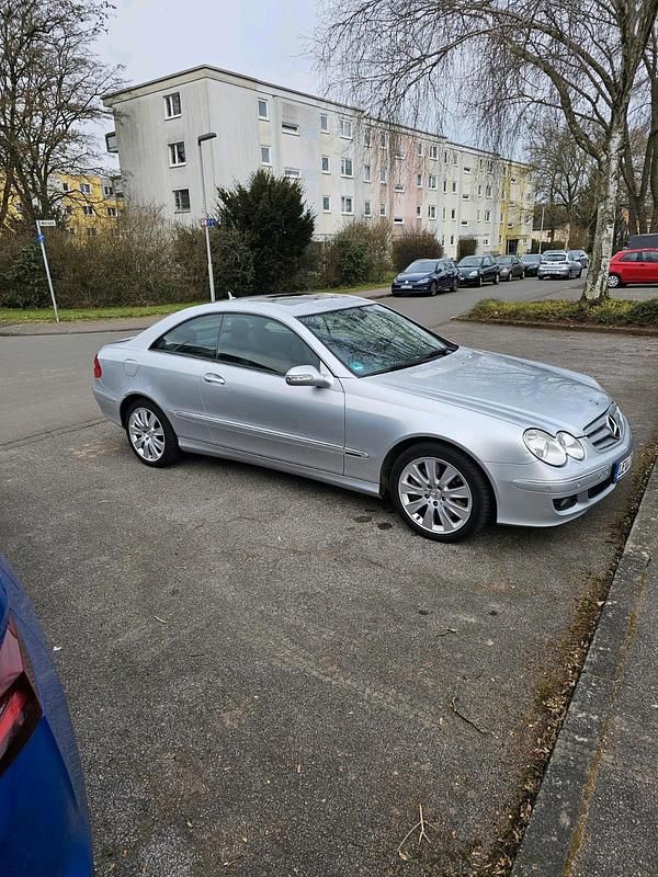 Silber Gebraucht 2007 Mercedes CLK320 Coupé | 4.999 € - Bild 1/4