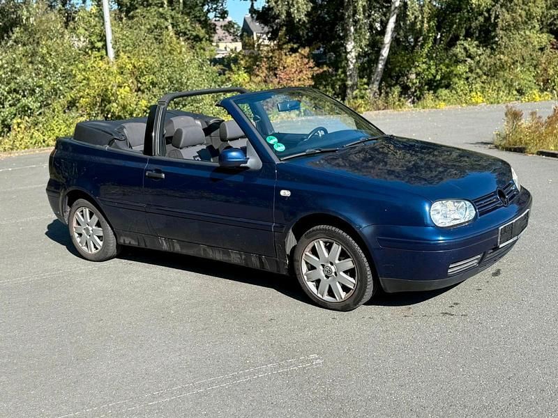 Blau Gebraucht 2002 VW Golf Cabriolet Cabrio | 1.799 € (Fairer Preis) - Bild 1/4