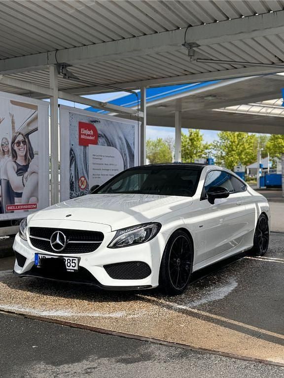 Weiß Gebraucht 2018 Mercedes C200 Coupé | 32.000 € (Teuer) - Bild 1/4