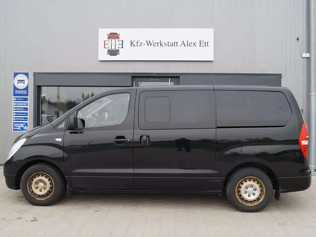 Gebraucht Hyundai H-1 Comfort 170 PS (125 kW) 2013 Schwarz Van / Kleinbus