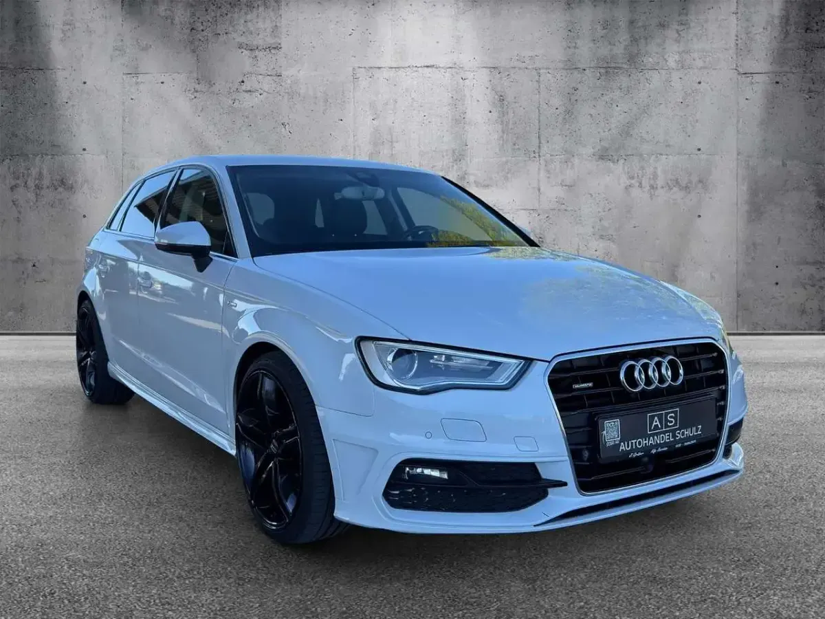 Second-hand Audi A3 S-Line 184 CP (135 kW) 2015 Alb Berlinǎ