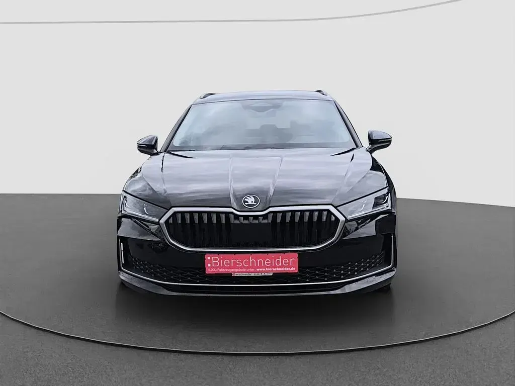 Gebraucht Skoda Superb Selection 150 PS (110 kW) 2025 Ebony schwarz metallic (metallic) Kombi