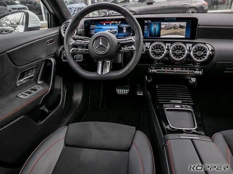 Gebraucht Mercedes A200 Advanced Plus 163 PS (119 kW) 2025 Polarweiss Limousine