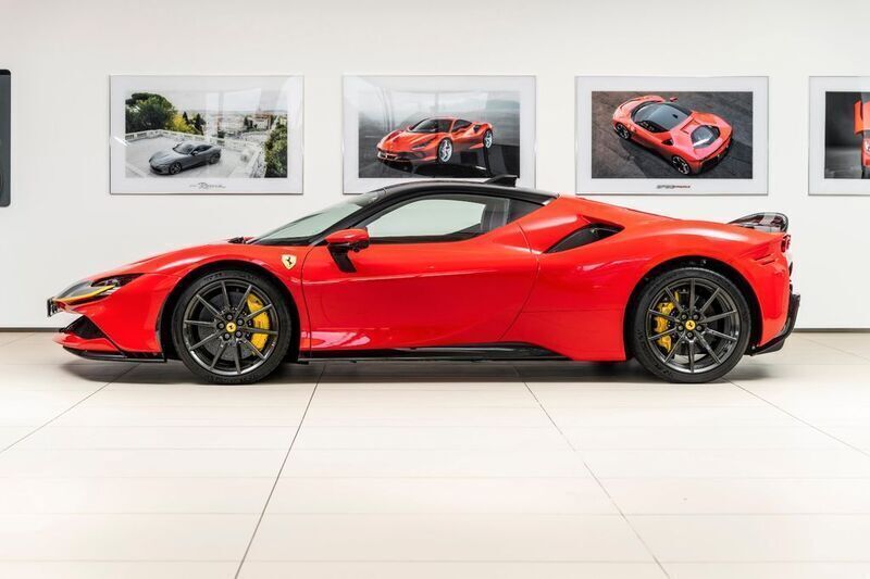 Gebraucht Ferrari SF90 2022 Rot