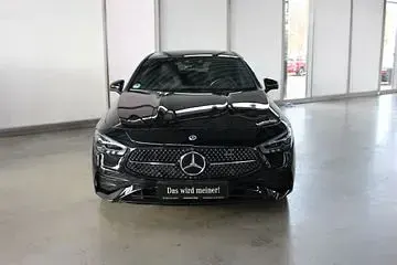 Gebraucht Mercedes CLA250 AMG Line Premium Plus 163 PS (119 kW) 2023 Metalliclack kosmosschwarz Coupé