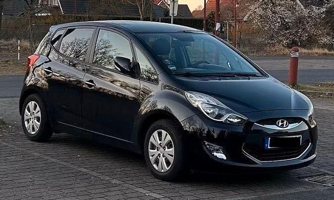 Schwarz Gebraucht 2016 Hyundai ix20 Kleinwagen | 9.499 € (Superpreis) - Bild 1/3