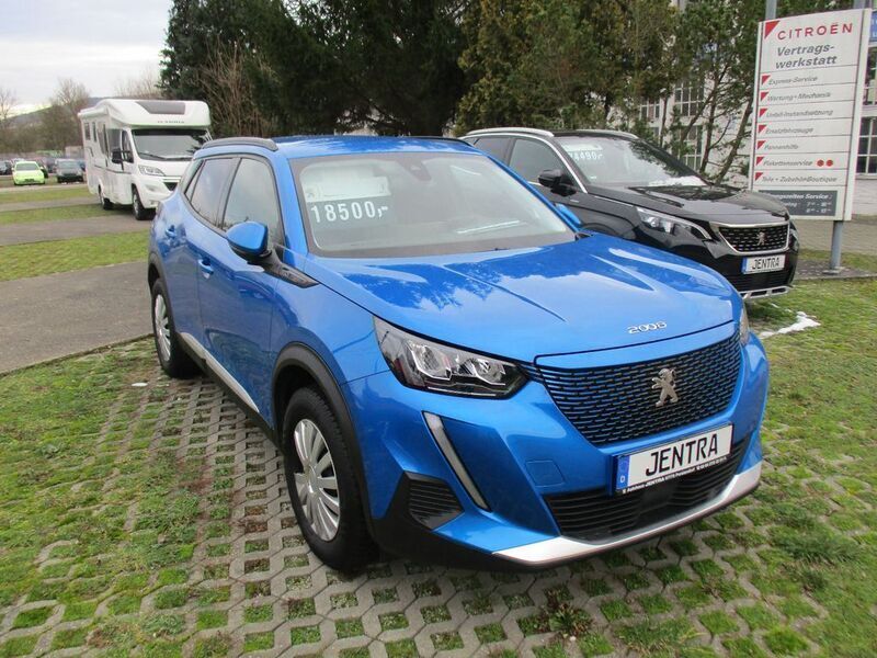 Gebraucht Peugeot e-2008 Allure 100 kW (136 PS) 2021 Blau SUV