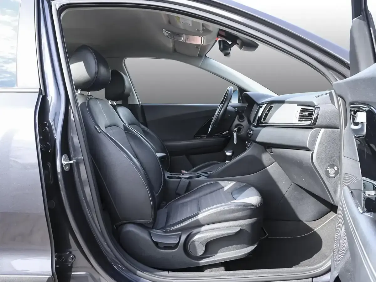Gebraucht Kia Niro Vision 105 PS (77 kW) 2018 Grau SUV