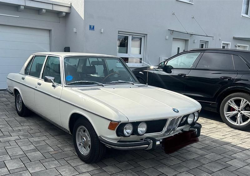 Weiß Gebraucht 1975 BMW 2500 Limousine | 22.500 € - Bild 1/4